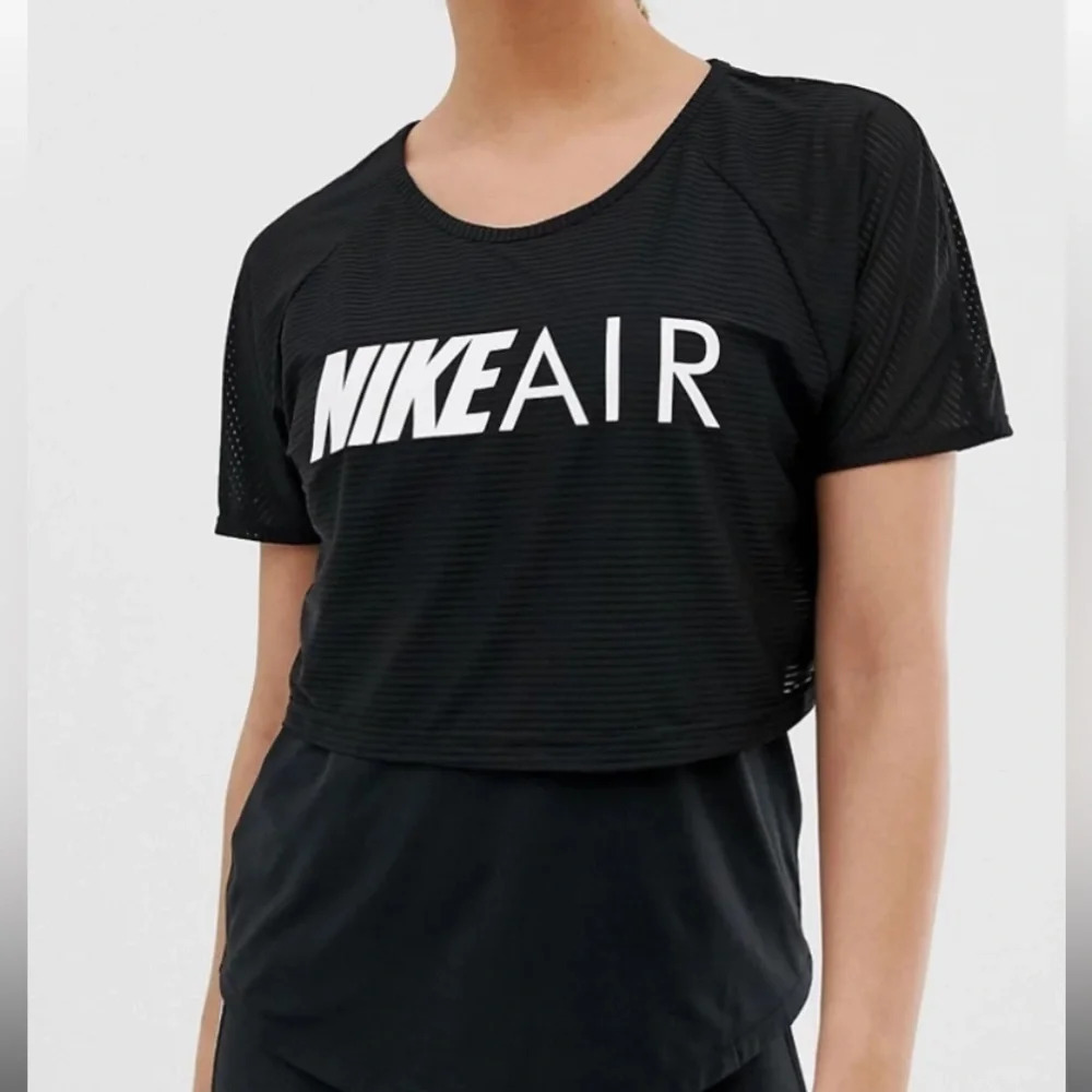 Nike Air Women's Black/White Graphic Running Top (AT7953-010) Size Medium Active